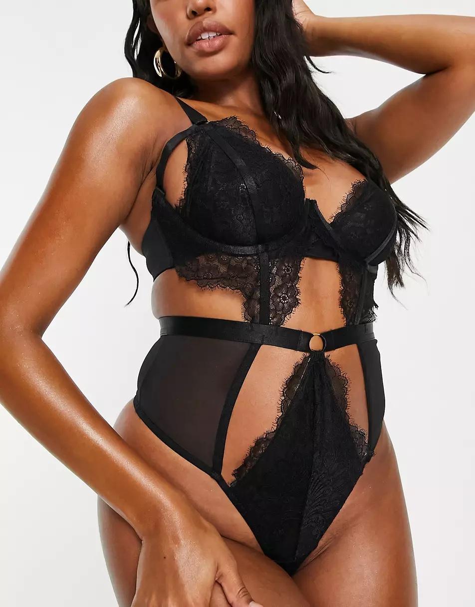 8 Types of Lingerie to amp up your honeymoon game!