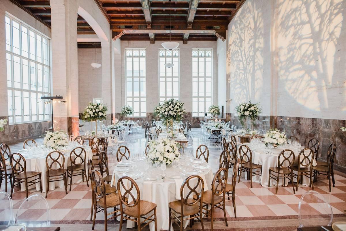 18 Types of Wedding Chair Rentals to Add to Your Decor List