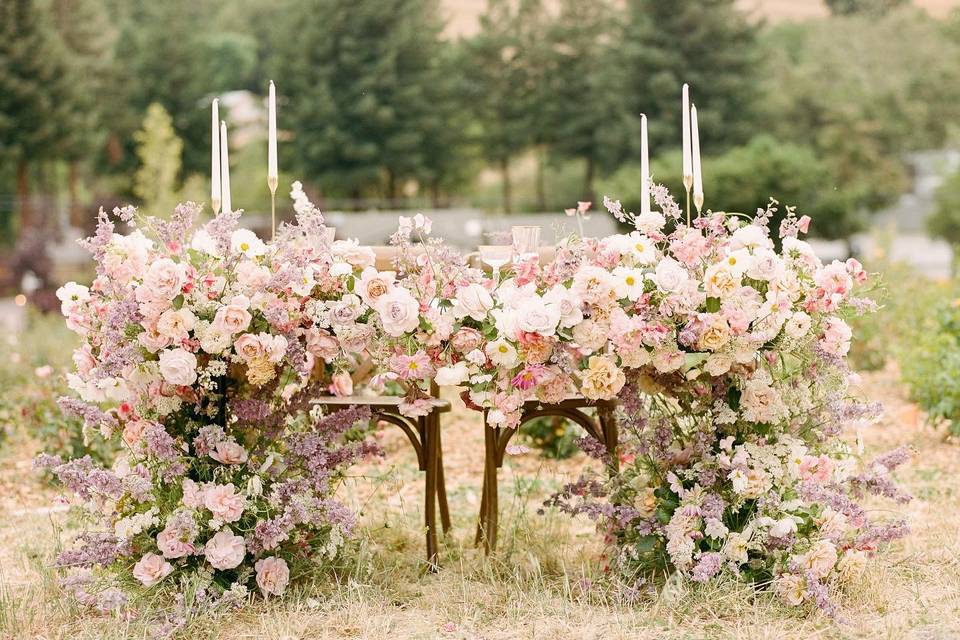 A Guide To Choosing The Right Flower Arrangement For Your Wedding