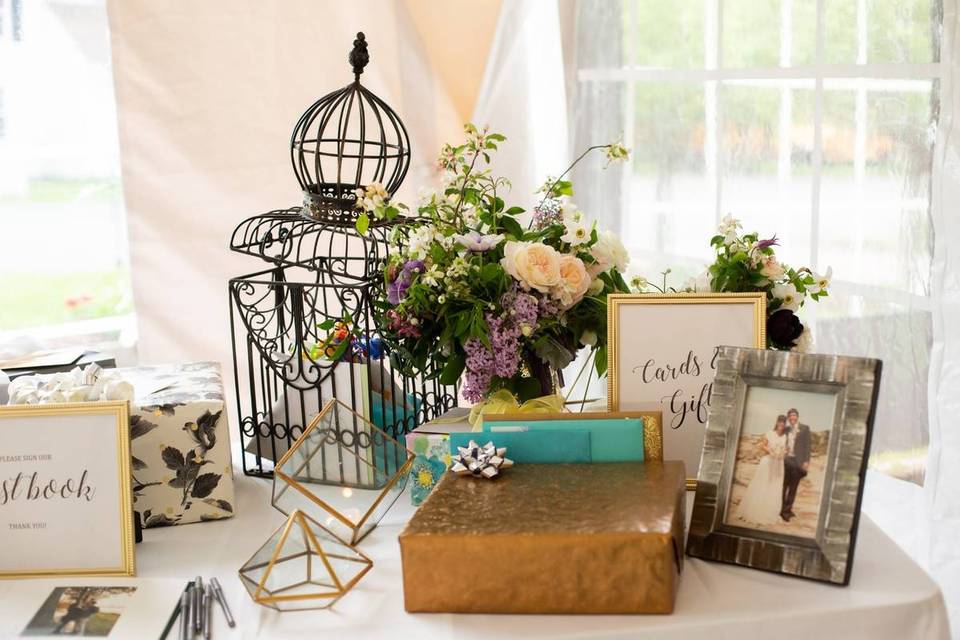 wedding gift table