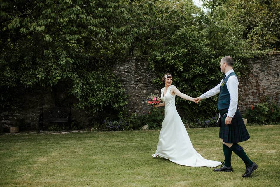 14 Irish Wedding Ideas That Celebrate Gaelic Pride