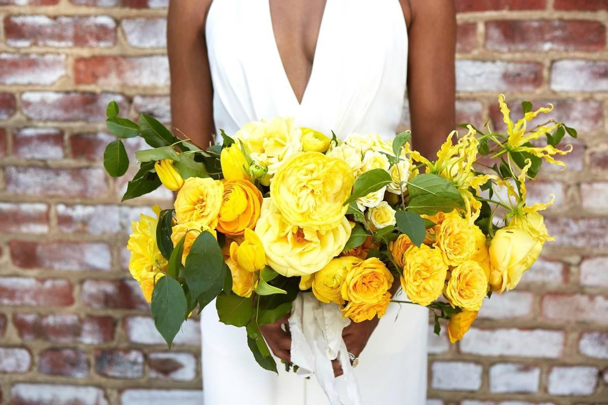 yellow flower wedding arrangements