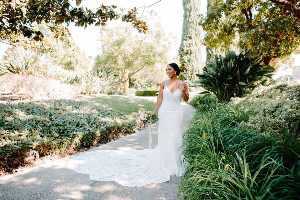 wedding bride holding bouquet