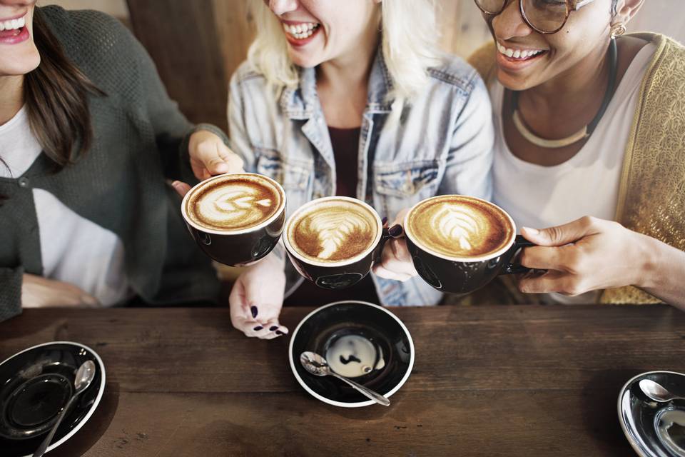 https://cdn0.weddingwire.com/article/7531/3_2/960/jpg/1357-coffee-talk.jpeg