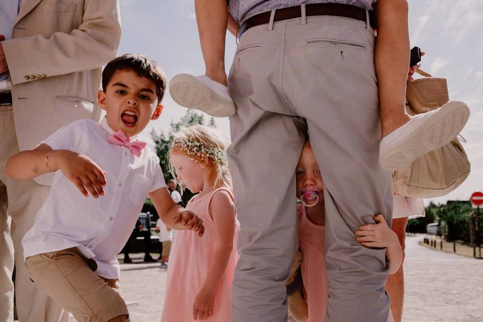 kids at wedding