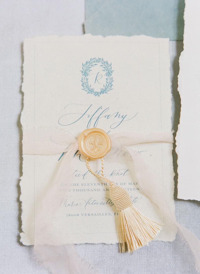 25 Paris-Themed Wedding Ideas That Exude French Grandeur