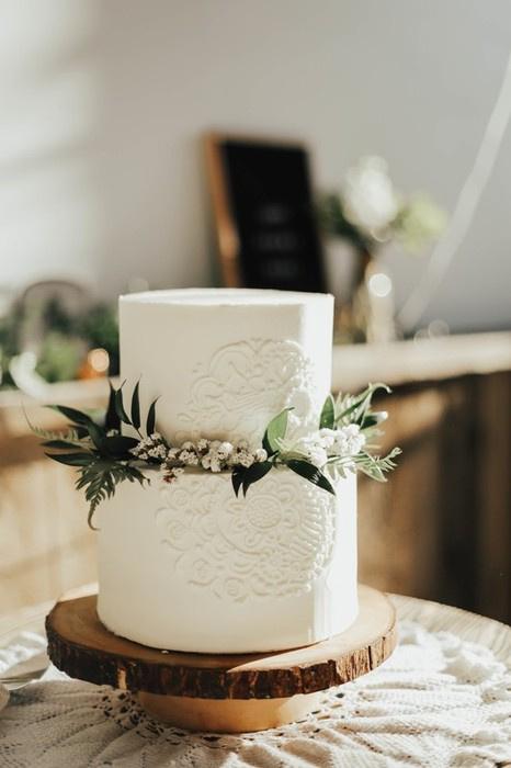 35 Simple Wedding Cakes-PureWow