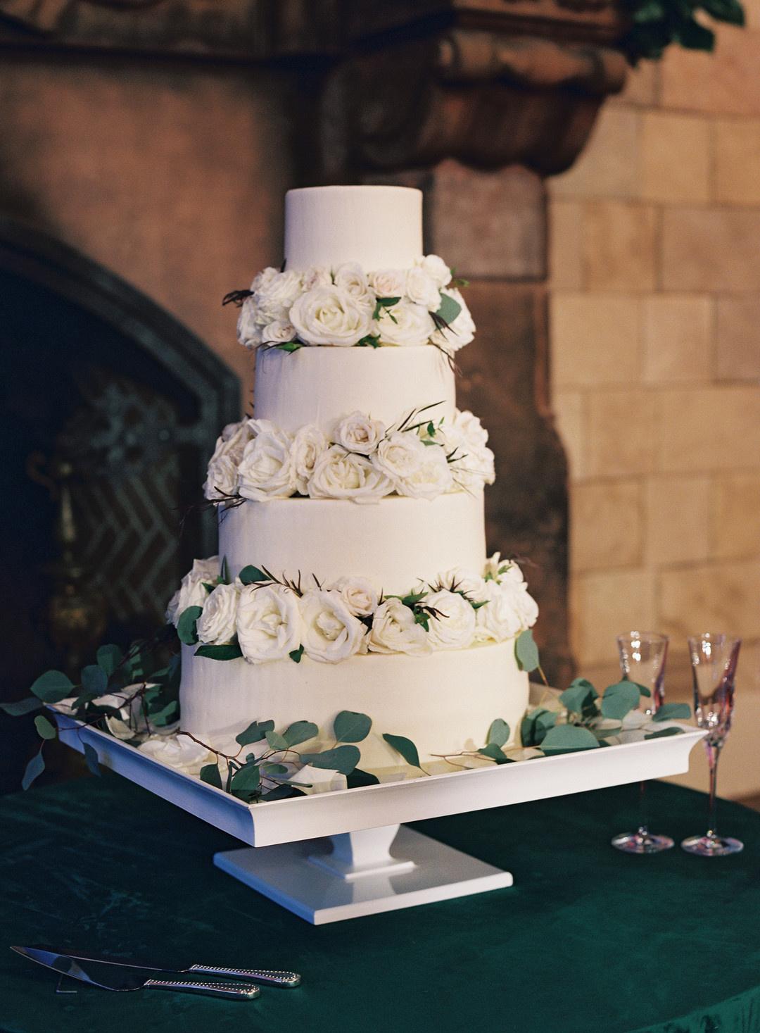 Show me your simple yet elegant wedding cakes!!!