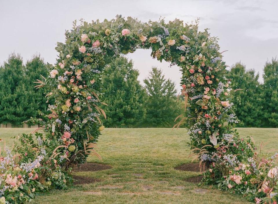 30 Arrangements for Your Wedding Flower Checklist