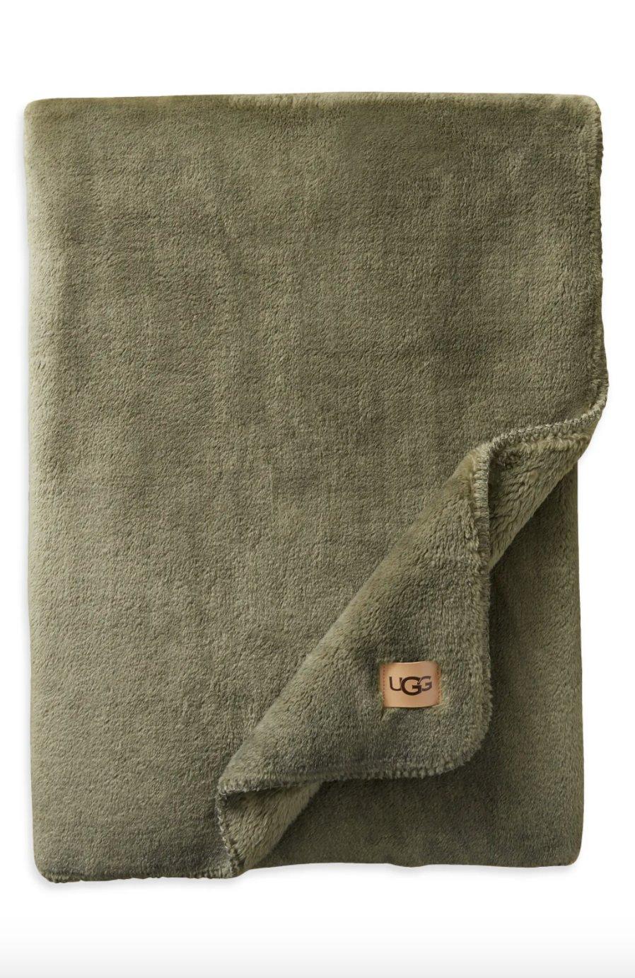 christmas gifts for engaged couple blankets