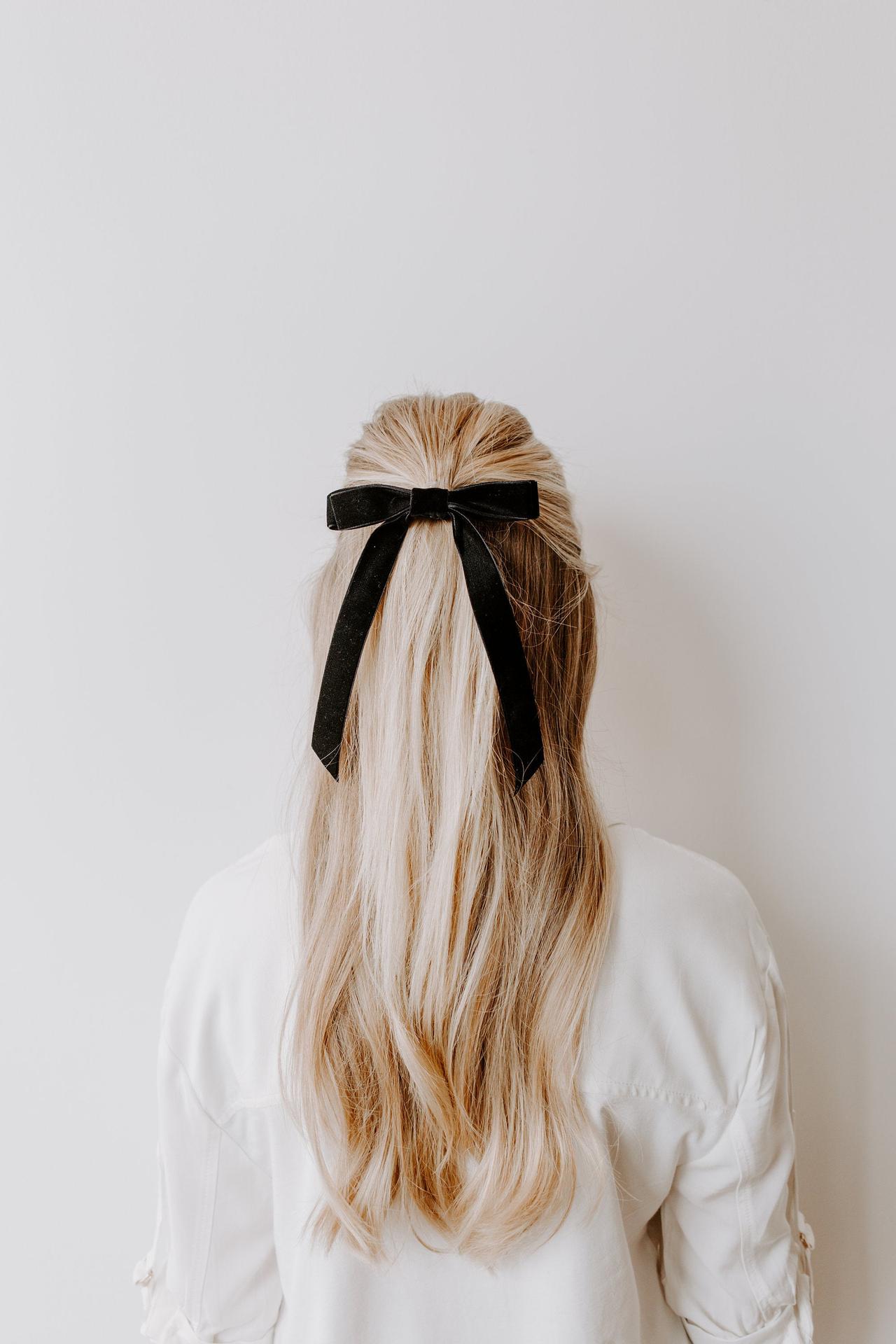 Hair bows are huge right now and here's how to wear them