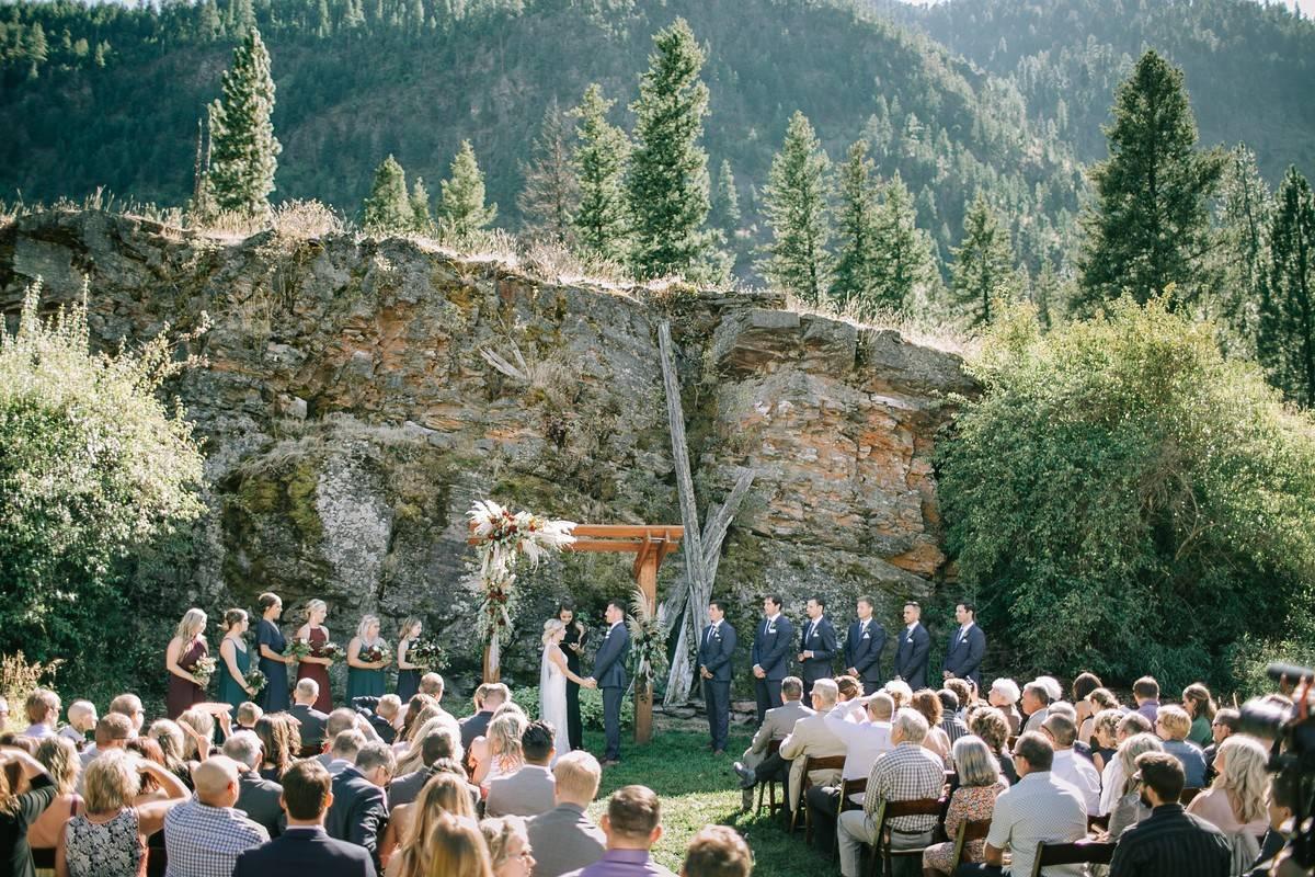 10 Mountain Wedding Venues in Montana With Idyllic Views