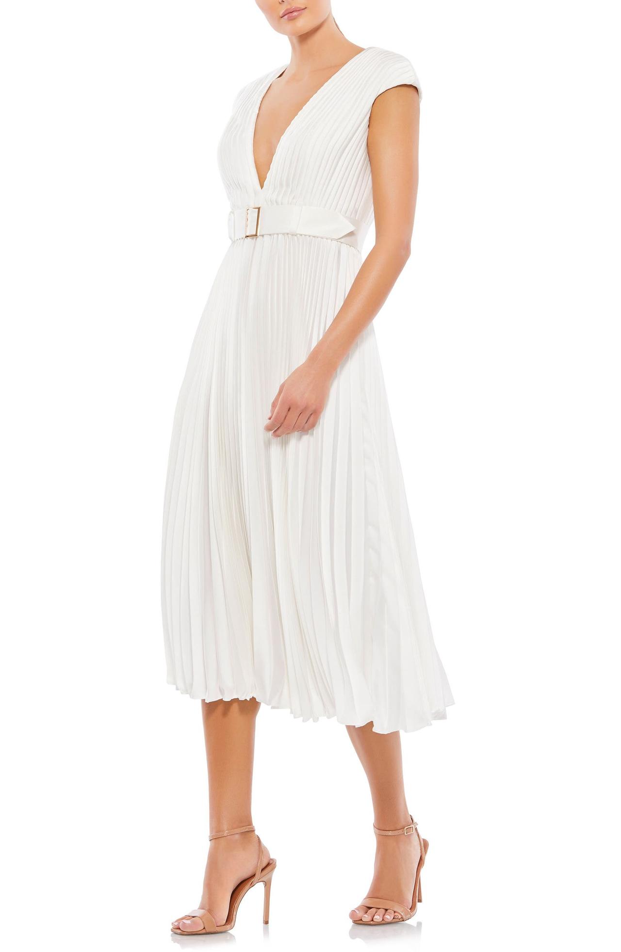 Pleated midi dress with belt and V neck