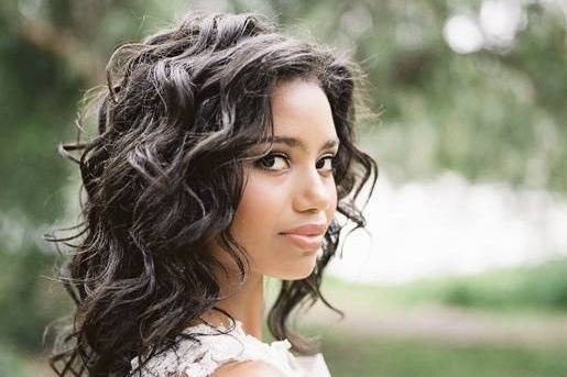 bride with curly hair