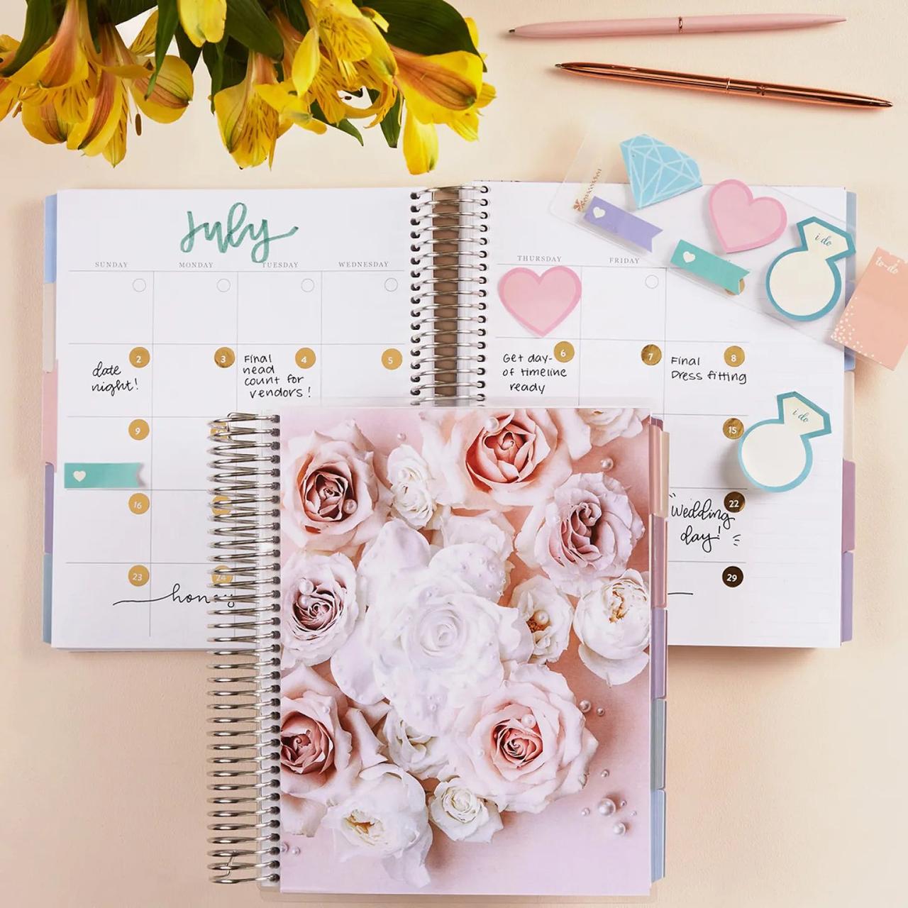 The 15 Best Wedding Planner Books in 2023 - Personalized Wedding Planner  Books