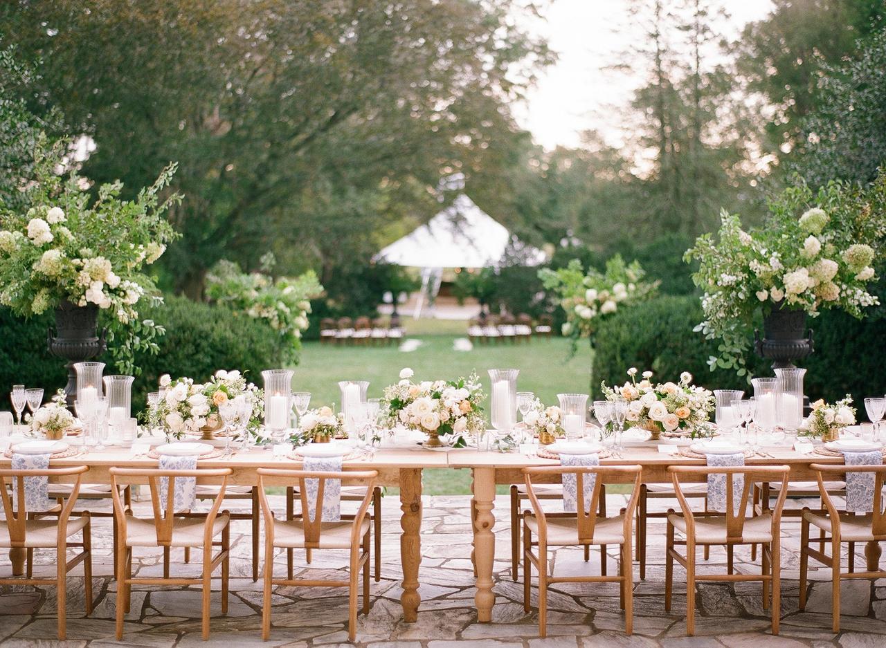 18 Types of Wedding Chair Rentals to Add to Your Decor List