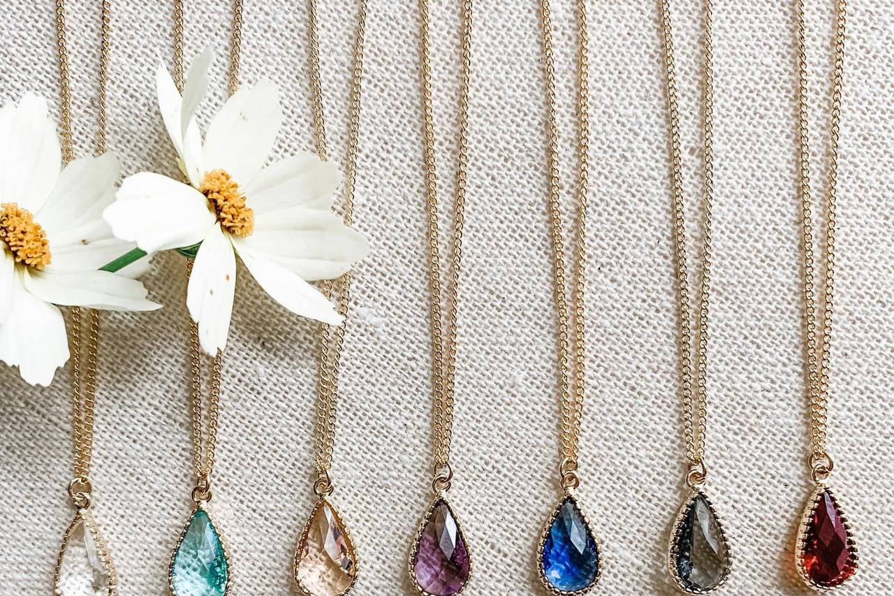 The Bridesmaid Jewelry Guide You'll Want to