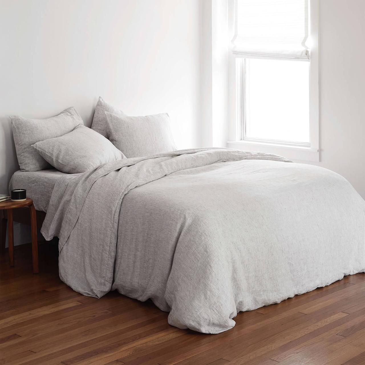 Stonewashed linen bedding set in light gray