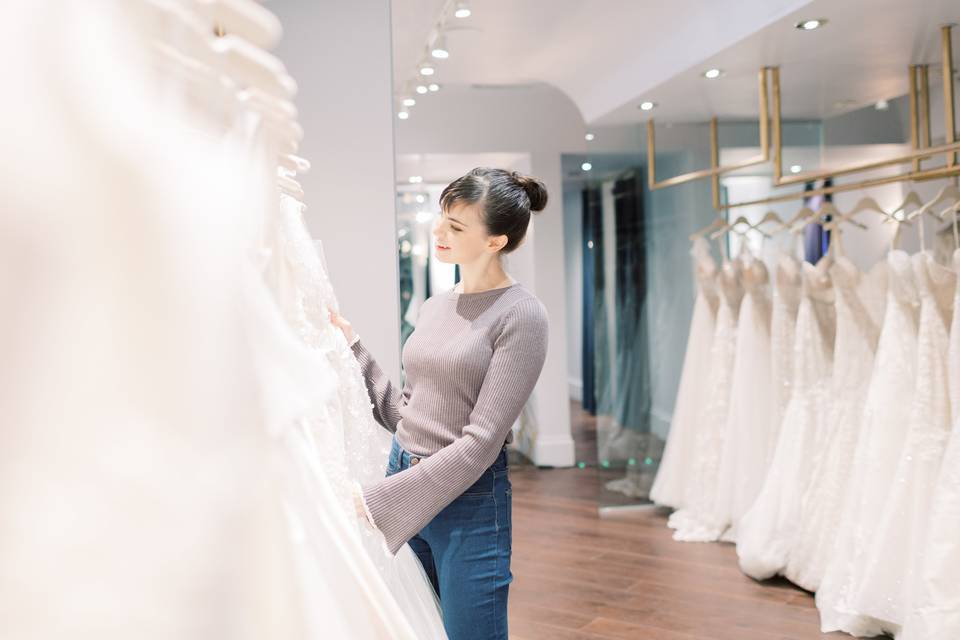 How to Shop for a Wedding Dress Like a Total Pro
