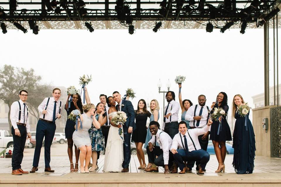 Trend Report: Pros + Cons of Having a Big Wedding Party