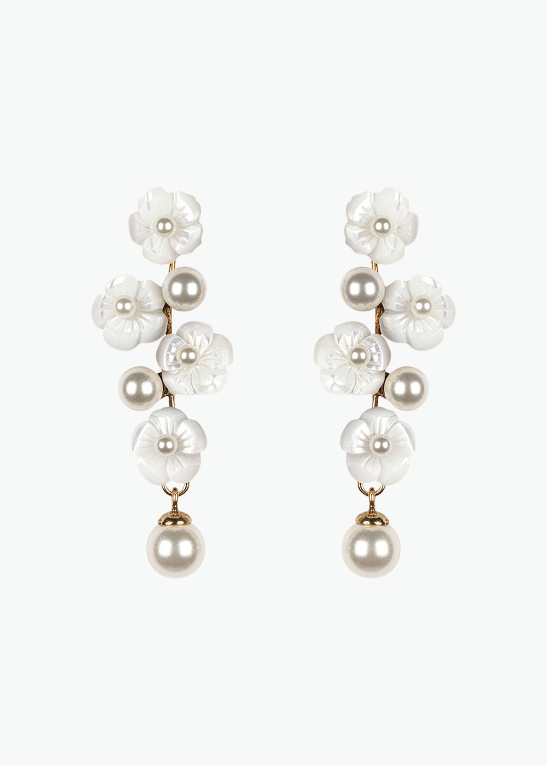 24 Pearl Wedding Earrings For Every Bridal Style