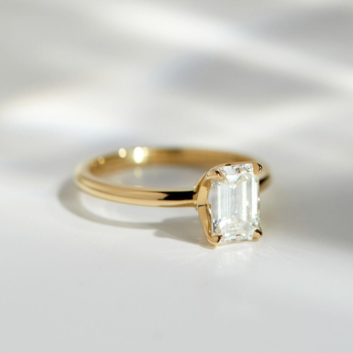 simple engagement rings gold