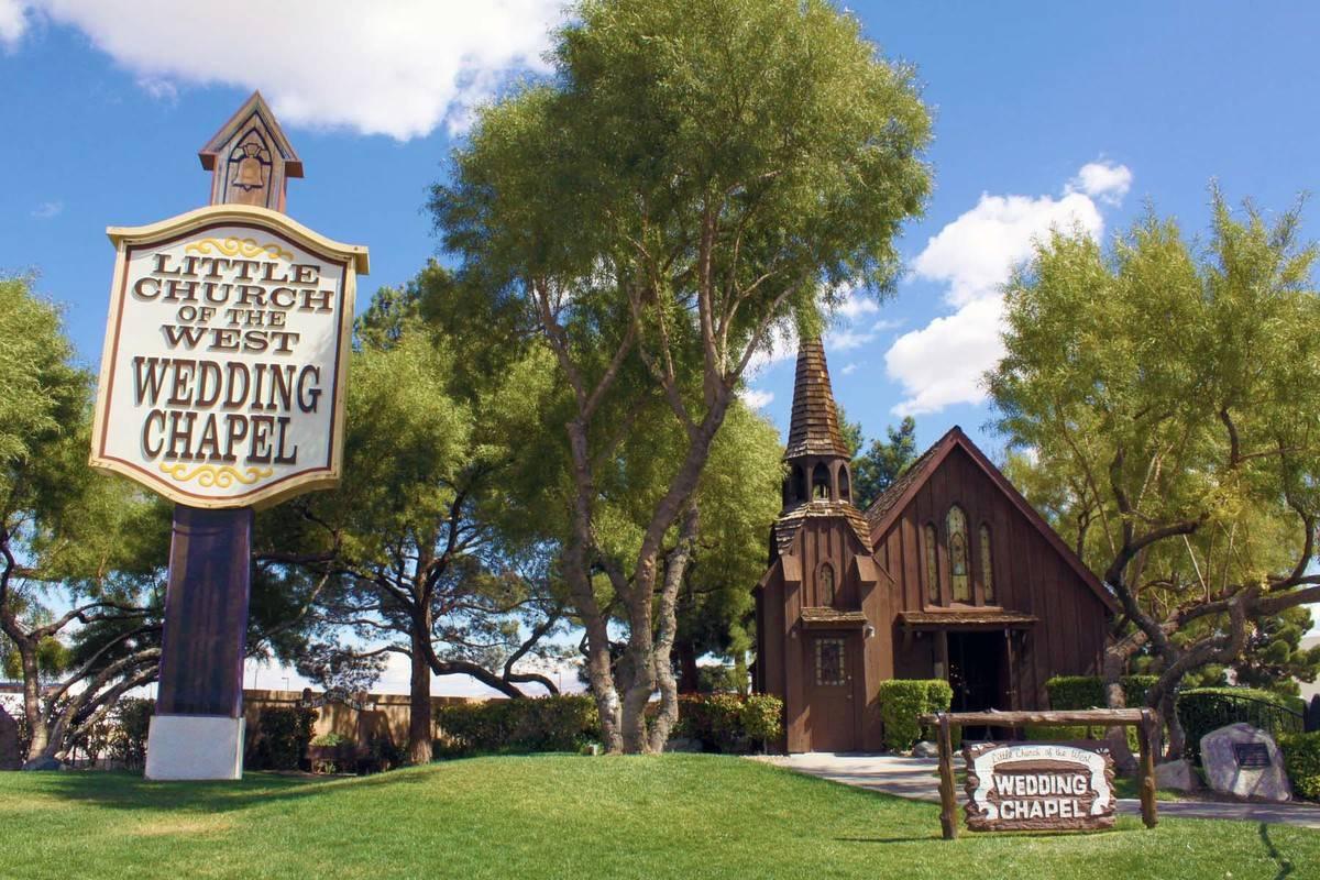 western-style las vegas wedding chapel