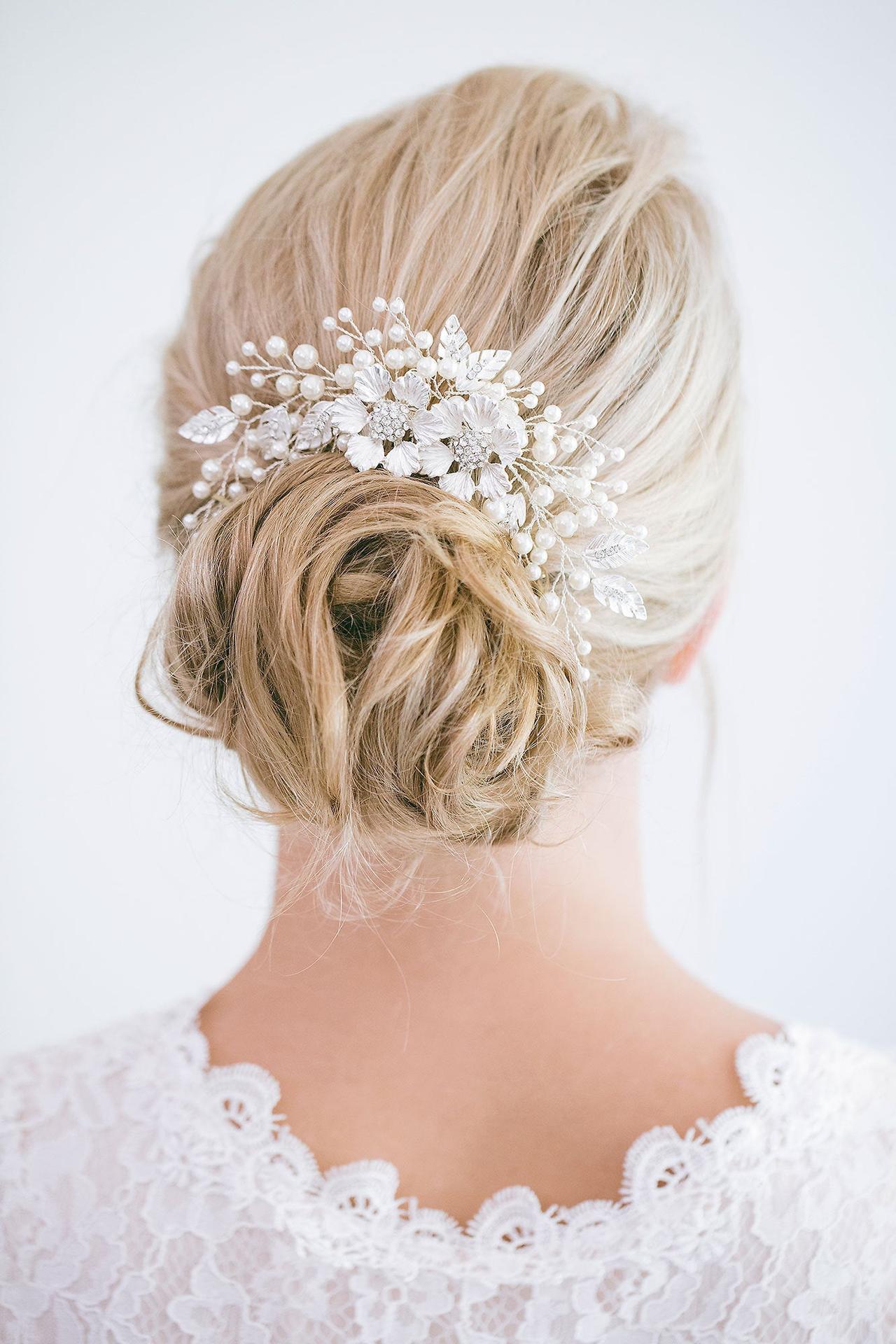 White Wedding Veil bridal With Crystal Sequins Floral Hair Accessories Comb