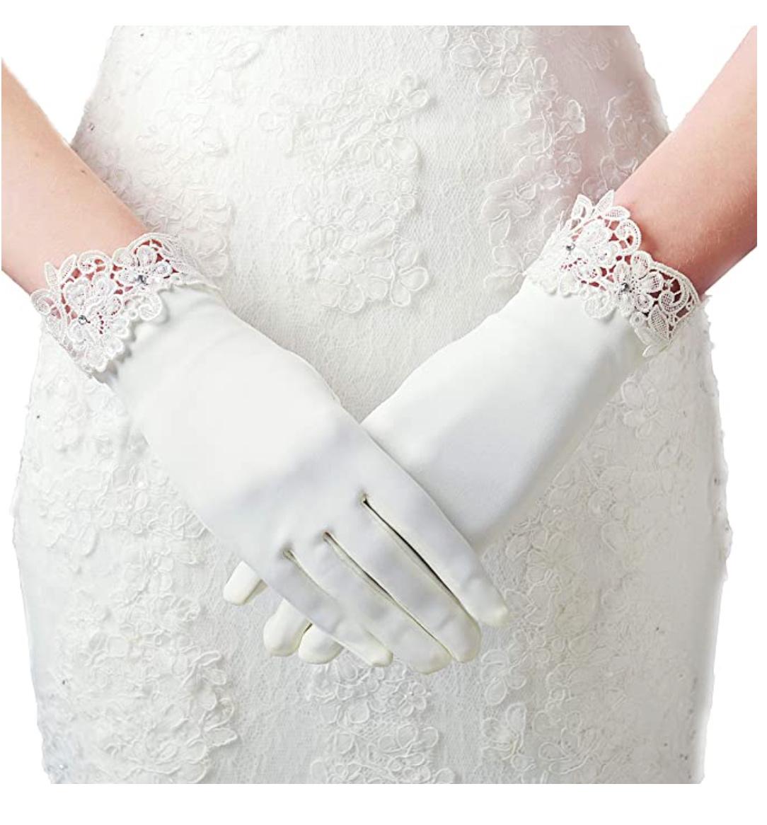 Stylish Black Lace Gloves Evening Gloves Bridal Accessories An old-fashioned accessory makes an elegant comeback