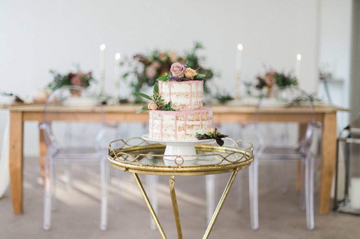 How to DIY Your Wedding Cake BridalGuide