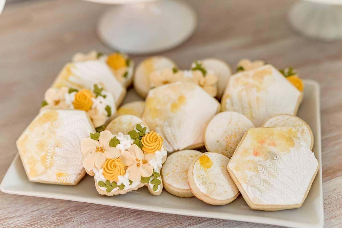 2021 wedding cake trend custom wedding cookies