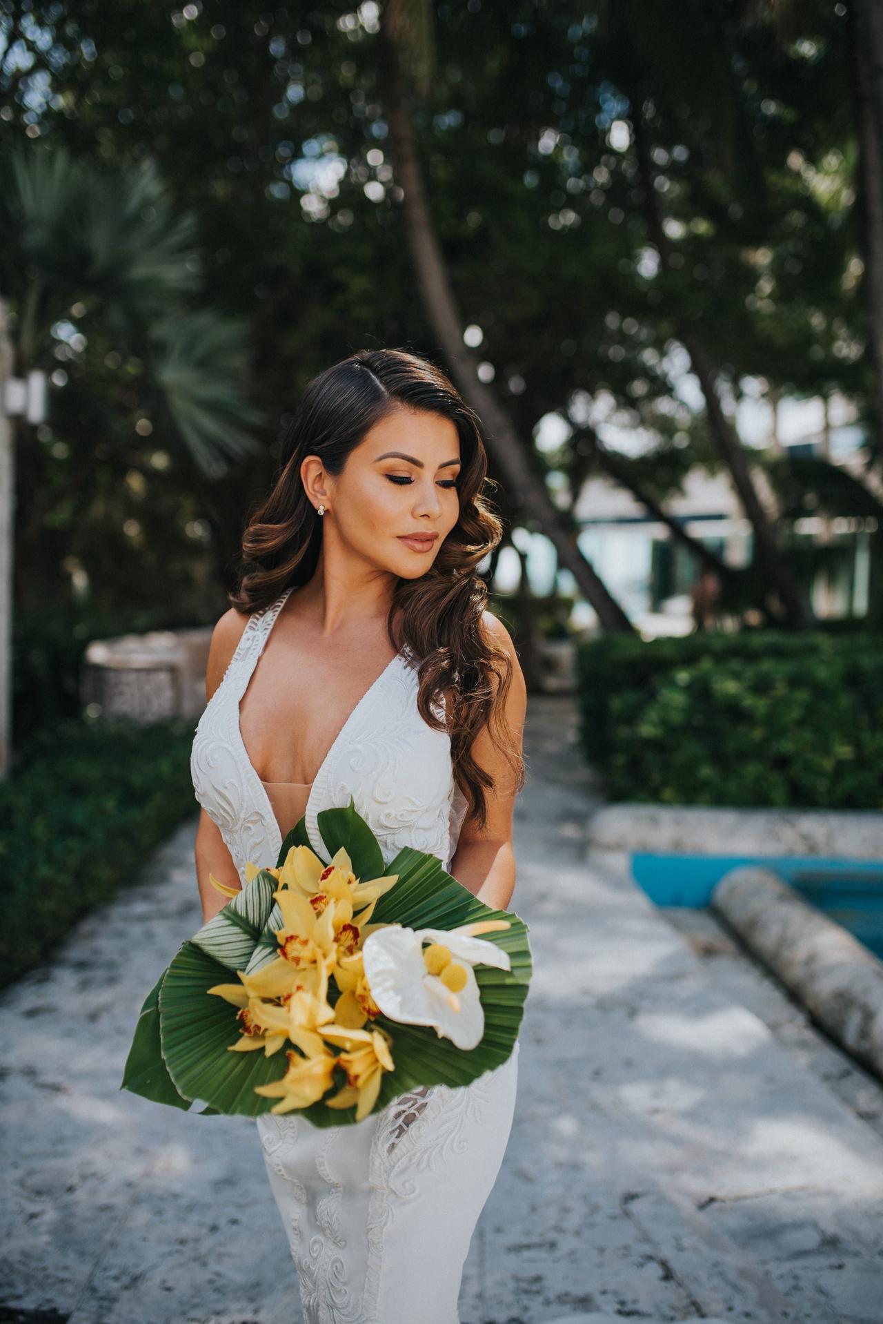 18 Stunning Bridal Hairstyles for Summer Weddings