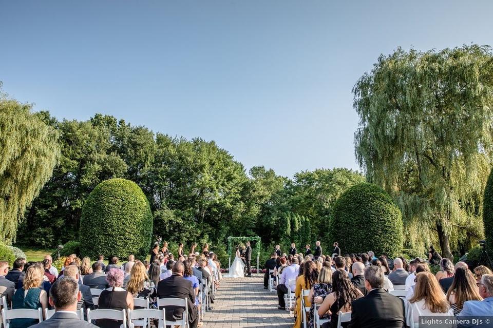 19 Stunning Outdoor Wedding Venues in Connecticut