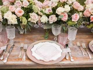 21 Granny Chic Wedding Ideas to Try If You Love Pastels and Flowers