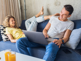 6 Signs Work is Getting in the Way of Your Relationship
