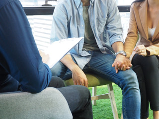 8 Questions to Ask Yourself Before Signing Up for Couples Counseling