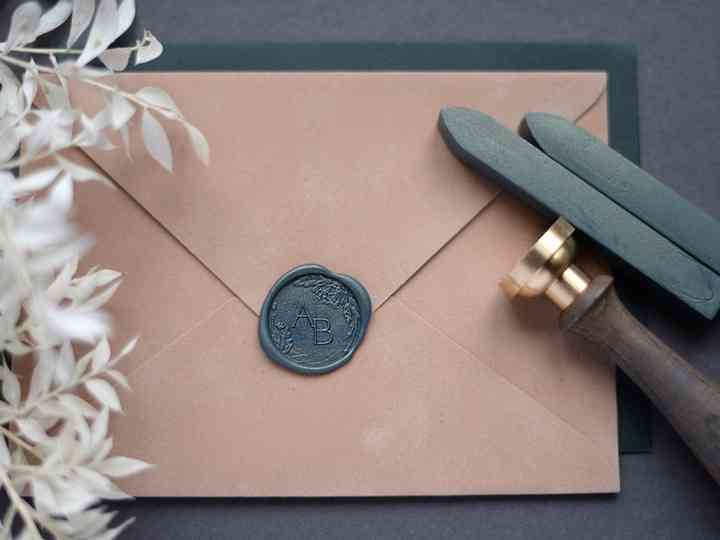Prosperveil Wax Seal Stamp Vintage Personalised Sealing Wax Stamp for Christmas Wedding Invitation Card DIY Craft Letter Envelope Party Decor Bee and Flower