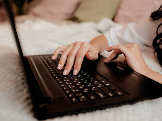6 Unexpected Benefits of Virtual Dating