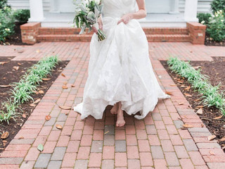 What to Do With Your Wedding Dress (and Other Accessories!) After the Big Day