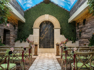 14 Las Vegas Wedding Chapels You Won't Find Anywhere Else