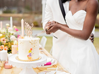 The Best Wedding Cake Flavor Combinations
