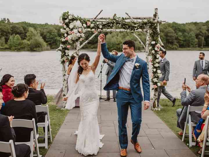 18 Lakeside Wedding Venues For The Ultimate Waterfront Event