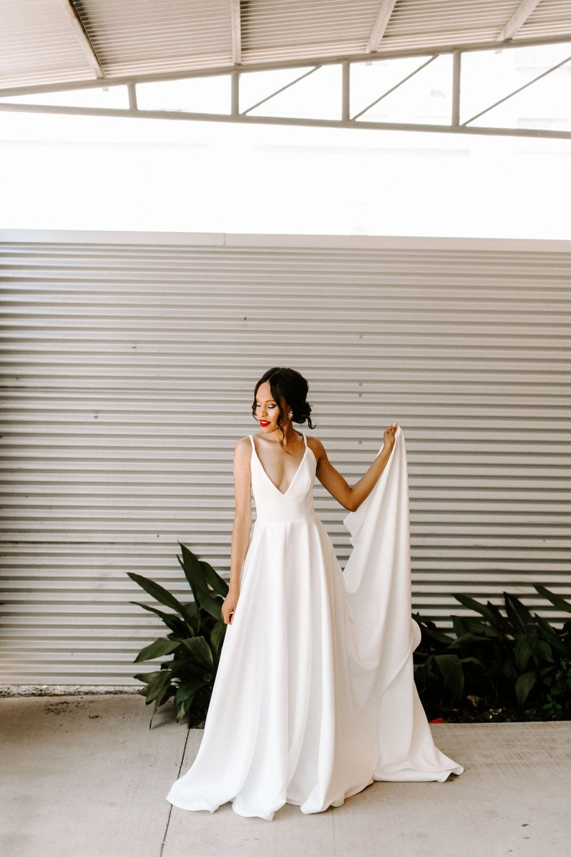 loose flowing wedding dresses