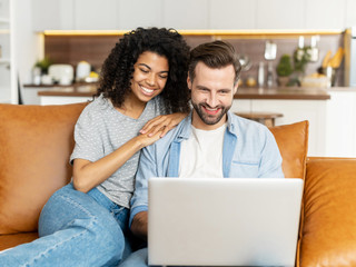 Here's How to Write the "Our Story" Section on Your Wedding Website