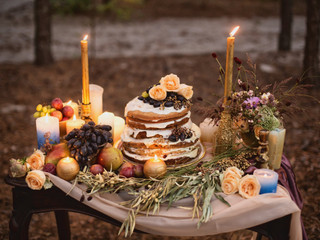 20 Naked Wedding Cakes That Are Better Without Frosting