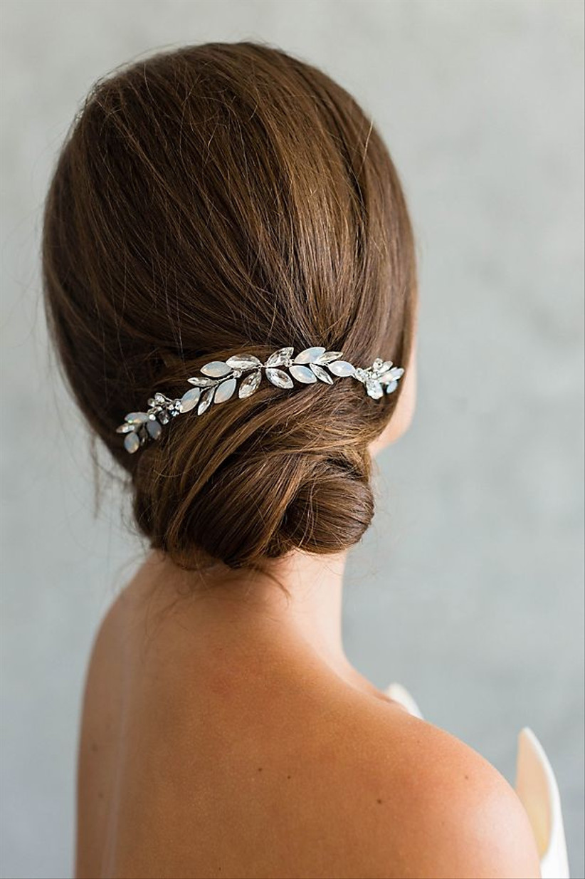 A Glossary Of Wedding Hair Accessories Where To Buy Them Weddingwire