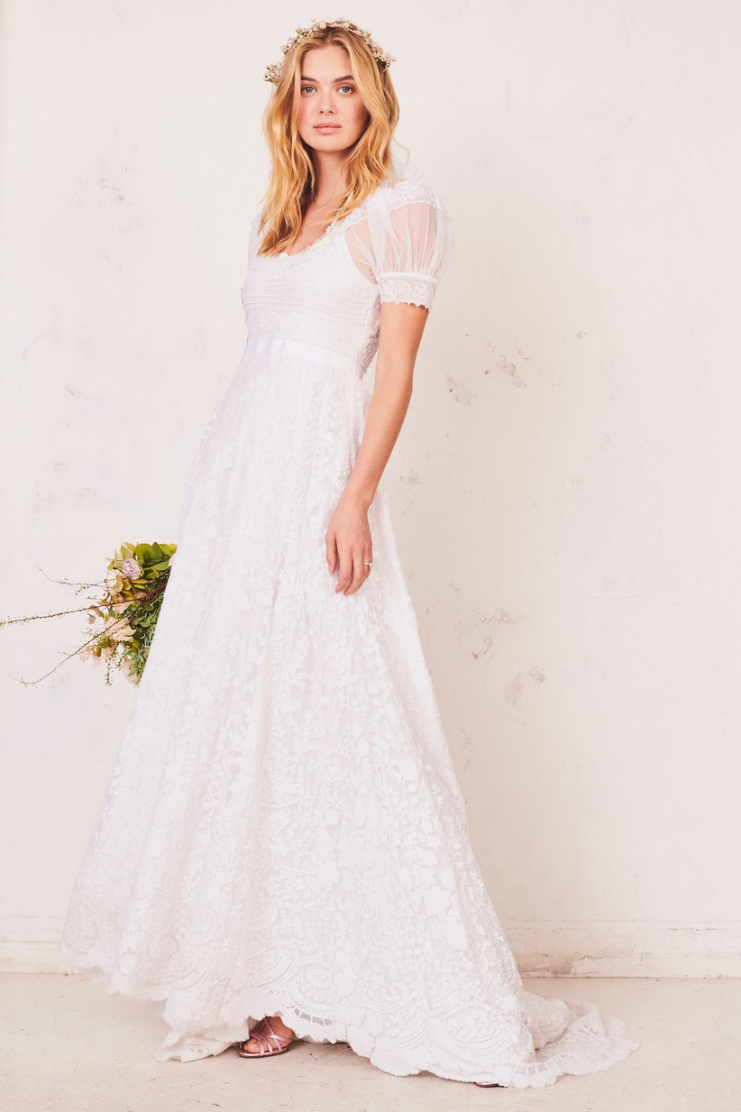 What to Wear to a Courthouse Wedding (And Where to Shop) - WeddingWire