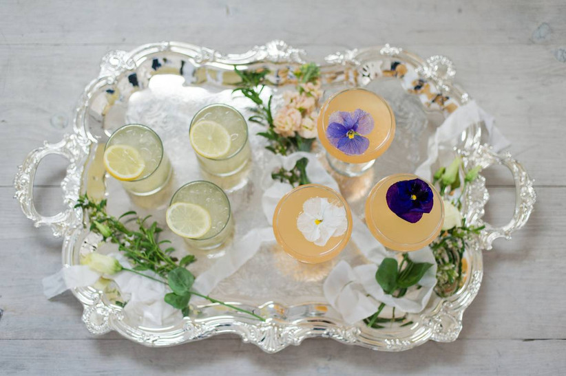 edible flowers drinks