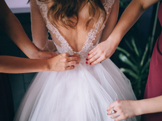 Need a Last-Minute Wedding Dress? Read This.