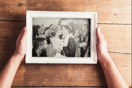 29 Wedding Picture Frames for Every Style